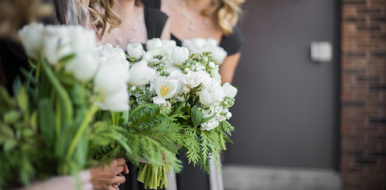 White and green textured bridal bouquet